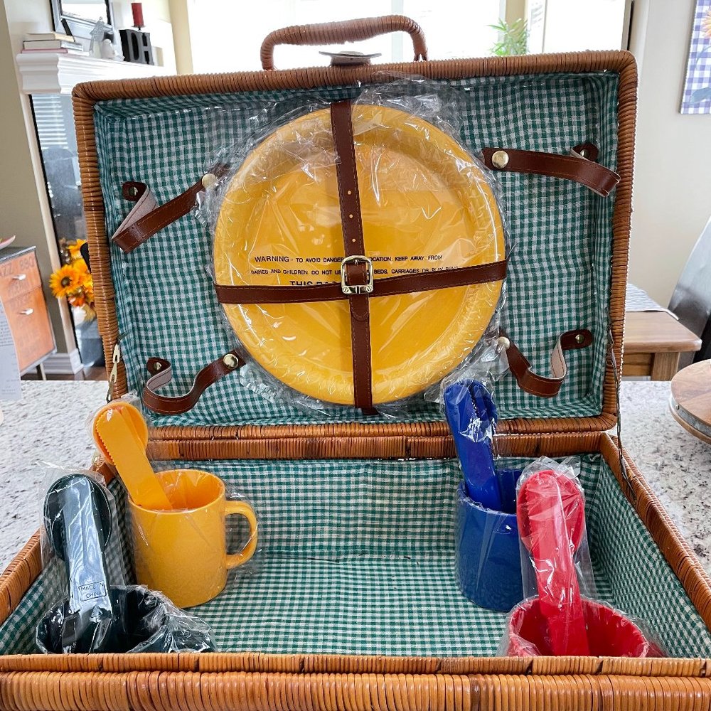 Wicker Picnic Basket with Colorful Set of Four Plastic Plates, Cups and Utensils